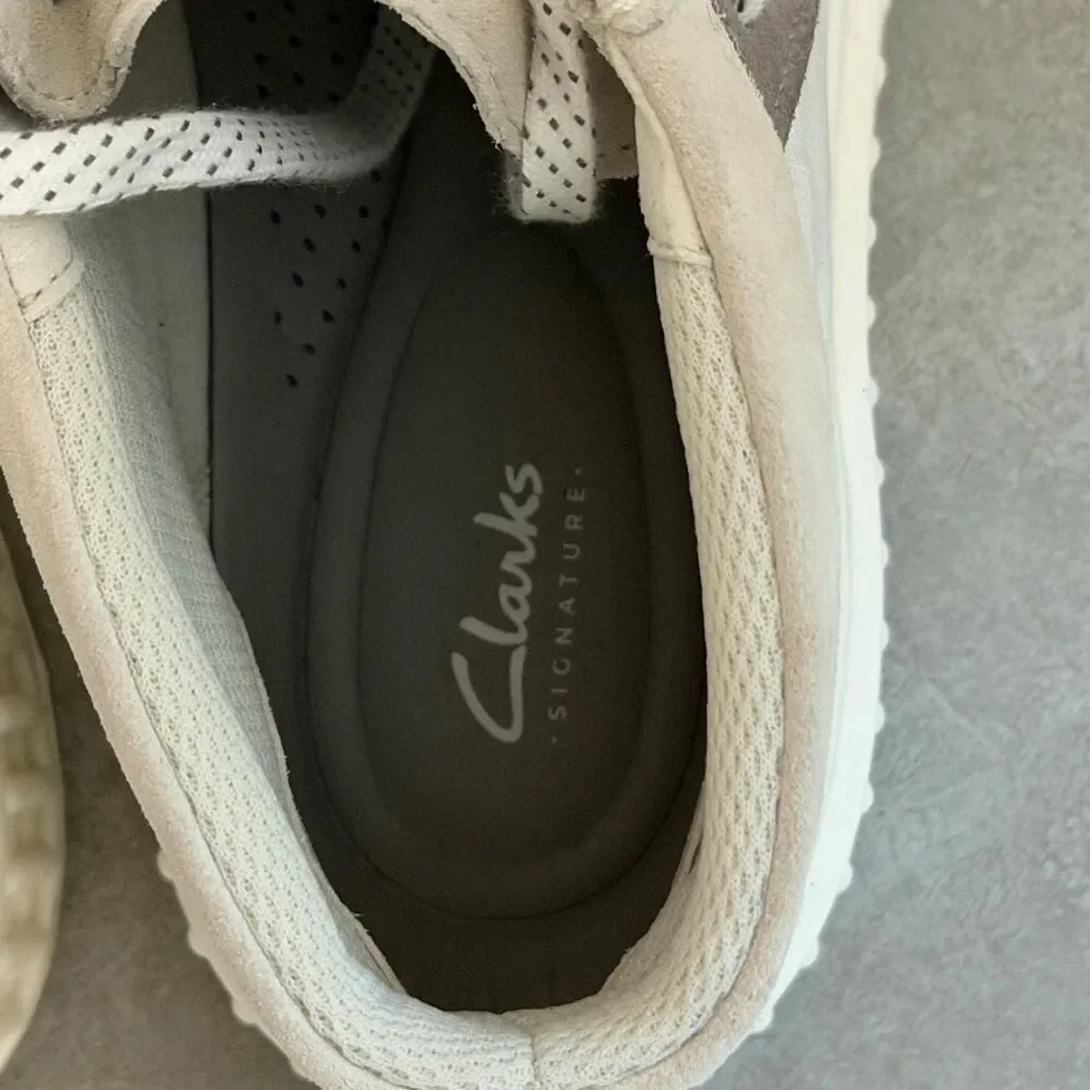 Clarks Men's Cream and Tan Trainers